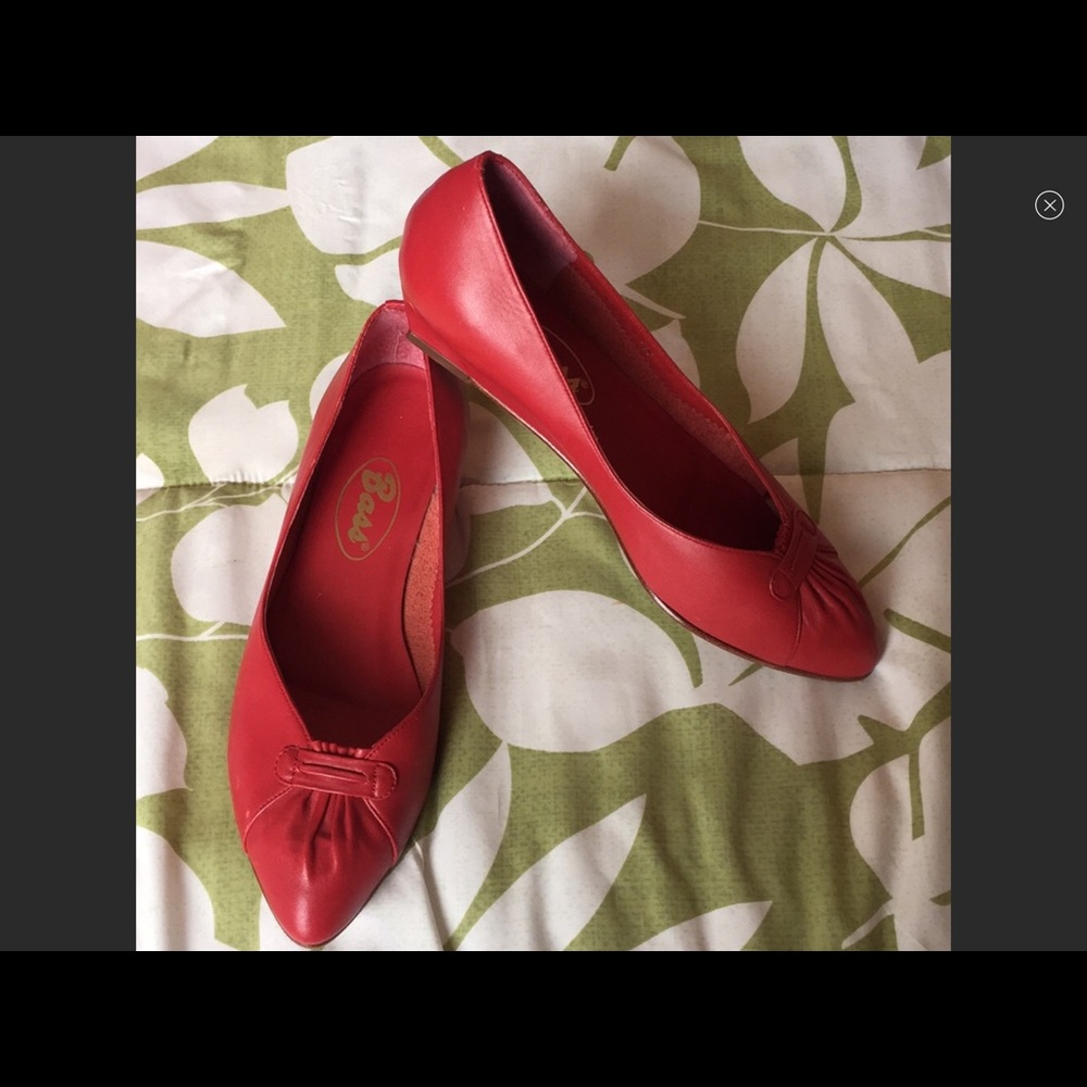 DONATED Cute Red Flats